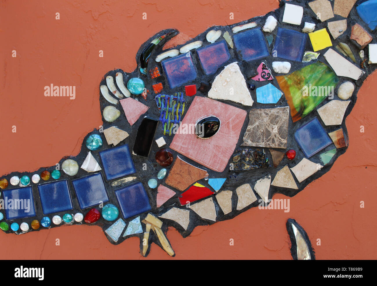 Mosaico colourful la decorazione di piastrelle in stile spagnolo, il vetro rotto art. Foto Stock
