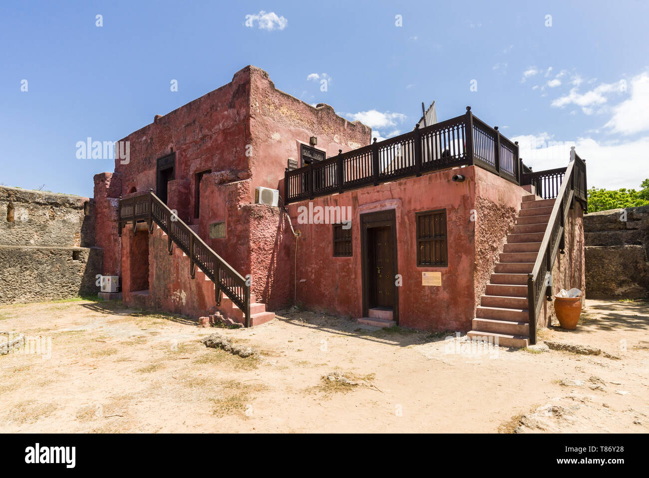 Esterno del Fort Jesus Oman House, un sedicesimo secolo costiera portoghese fort, ora un museo, Mombasa, in Kenya Foto Stock
