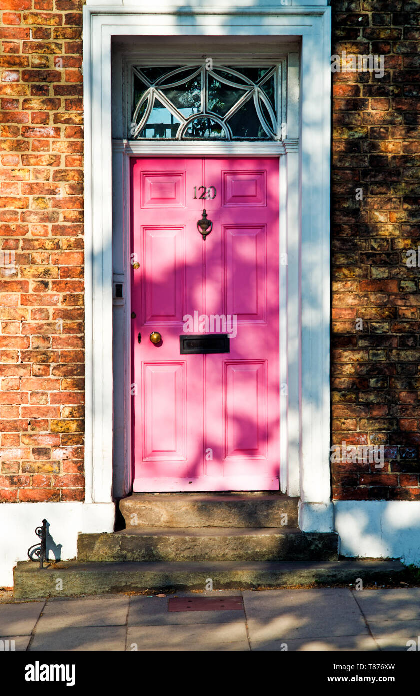 N. 120 Porta Rosa, Knaresborough, Inghilterra Foto Stock