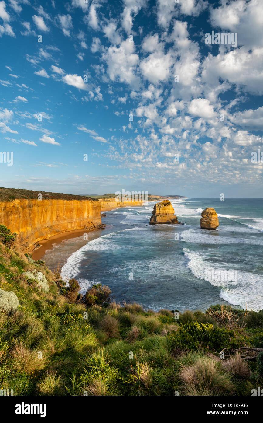 I famosi dodici apostoli a Victoria's Great Ocean Road. Foto Stock