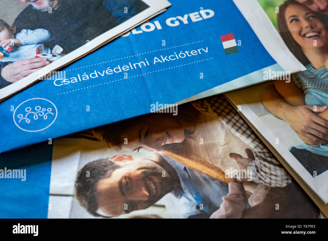 Tanakajd, Ungheria - 05. 11. 2019: famiglia ungherese politica di risparmio di campagna del programma Foto Stock