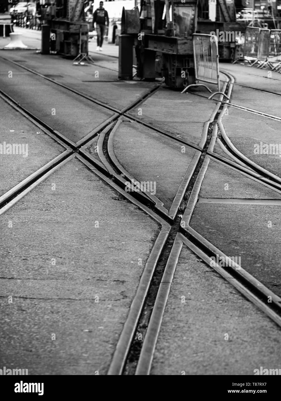 Embedded linee ferroviarie in banchina al porto di Bristol, Bristol, Regno Unito. Foto Stock