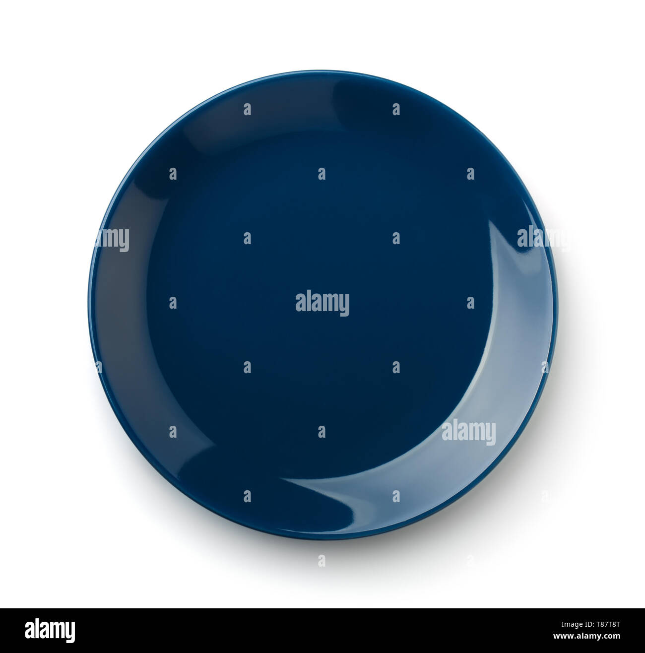Vista superiore del vuoto blu piatto in ceramica isolata su bianco Foto Stock