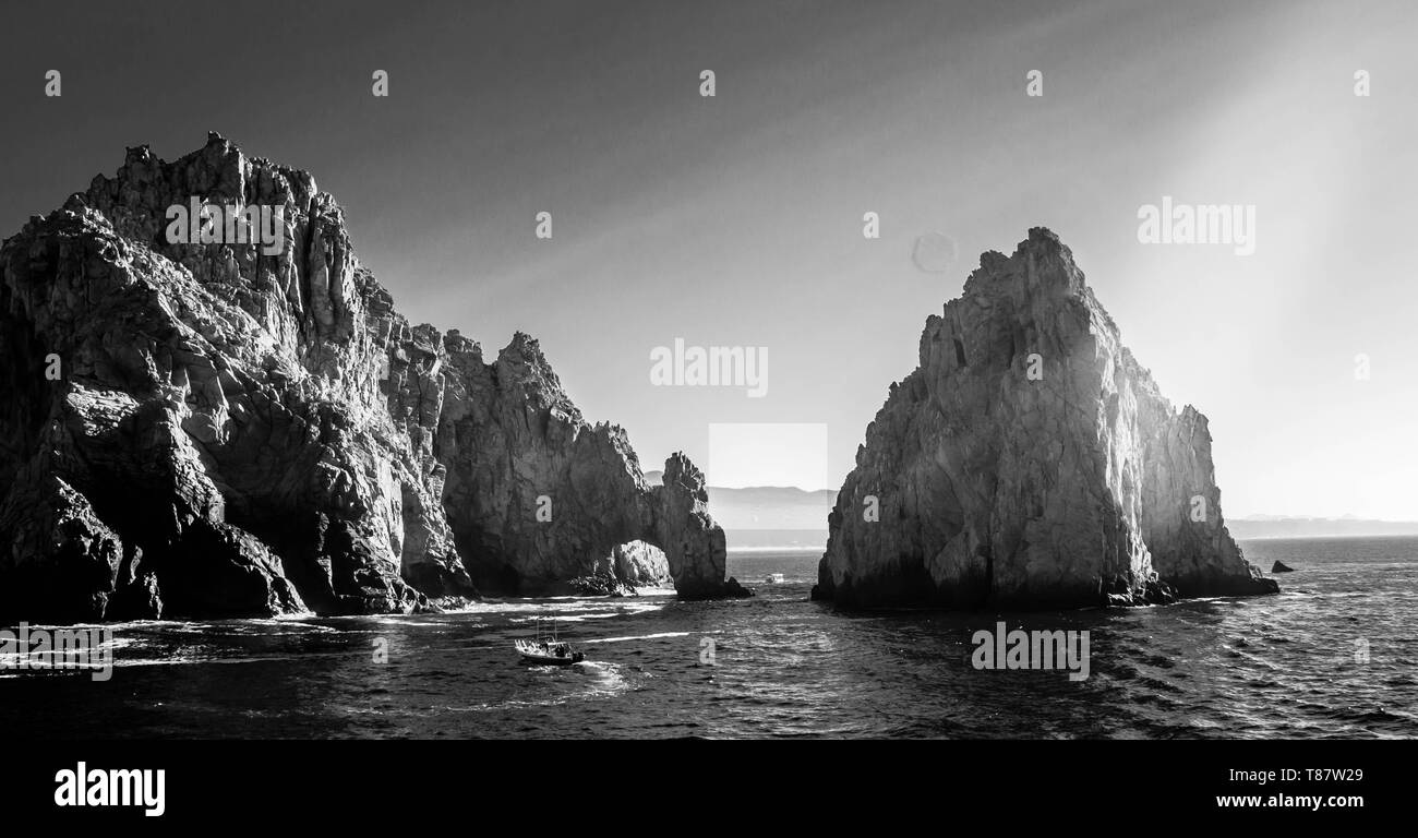 Roccioso litorale messicano vicino Cabo San Lucas Foto Stock