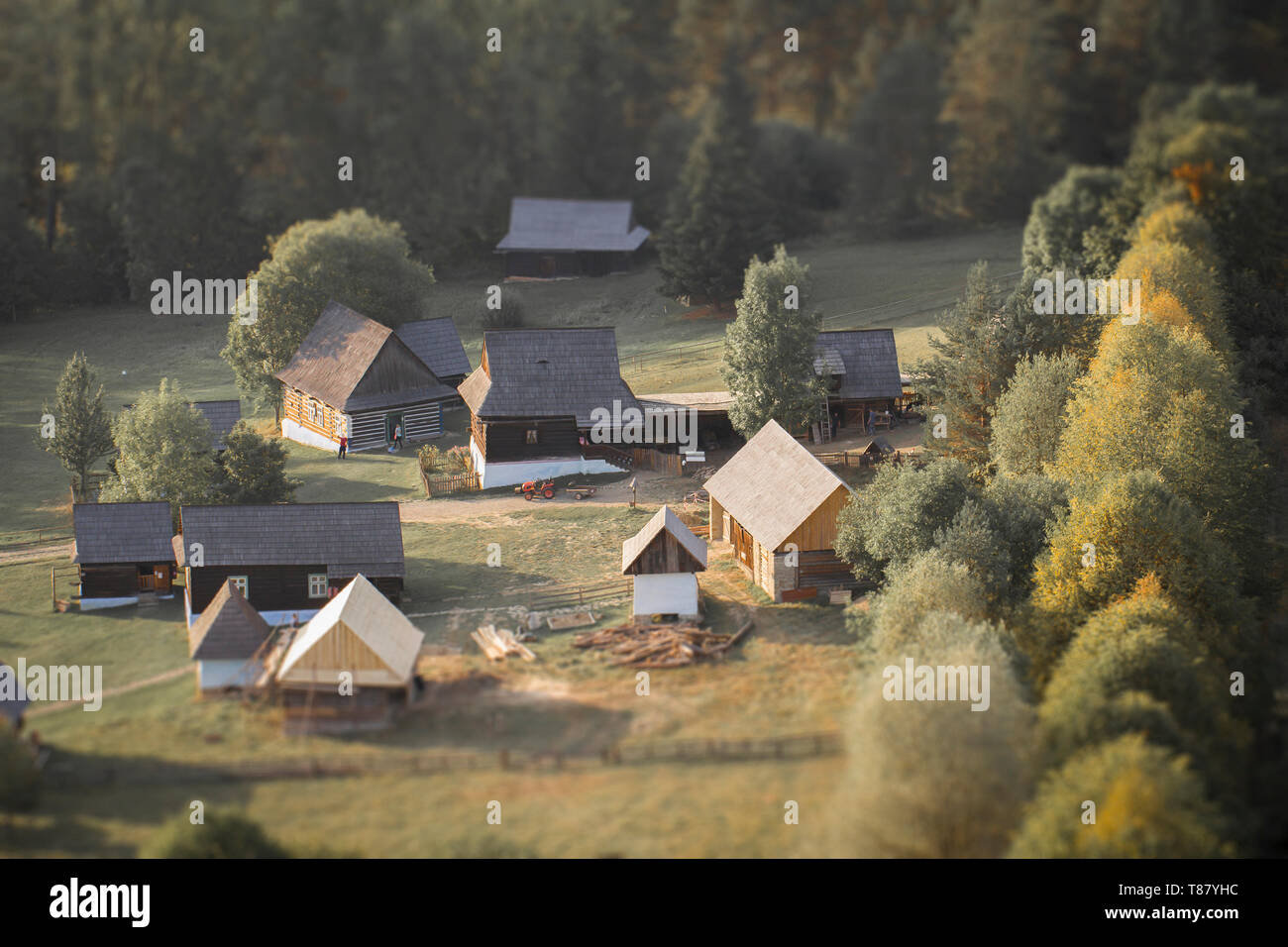 Slovacca tradizionale villaggio di legno Foto Stock