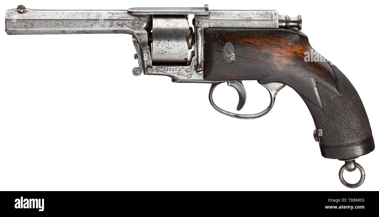 Un ago Dreyse-fire revolver, F. v. In Dreyse a Sömmerda, circa 1870 modello grande, Prussiana di 0,39 pollici (10,2 mm) calibro, il numero di serie 12636. Leggermente rugosa, canna ottagonale. Cilindro per sei scatti. Fabbricante di iscrizione sul topstrap, sul lato destro del telaio specifica di calibro. Il telaio con incisione viticcio e intarsi in argento al momento dello sparo ago. Impugnatura in legno di noce con loop del cinturino. Le superfici metalliche colorate e con belle pitting in alcune parti. Il grip con tracce di uso. Lunghezza 29,5 cm. storico, storico, civile pistola, LIBE, Additional-Rights-Clearance-Info-Not-Available Foto Stock