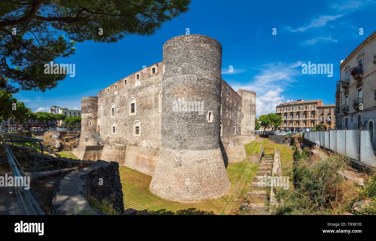 L'Italia, Sicilia, Catania, città barocca elencati come Patrimonio Mondiale dell'UNESCO, Castello Ursino (Castello Ursino) è un tredicesimo secolo edificio militare Foto Stock