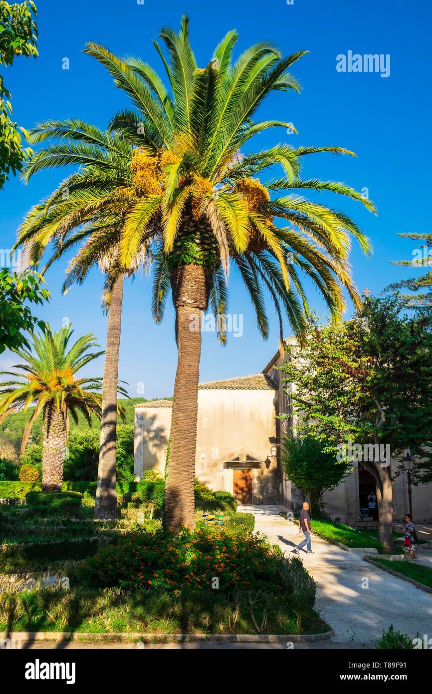 L'Italia, sicilia, Ragusa, Ragusa Ibla (Città bassa), il sito Patrimonio Mondiale dell'UNESCO, il Convento dei Cappuccini, chiesa nel giardino Ibleo Foto Stock