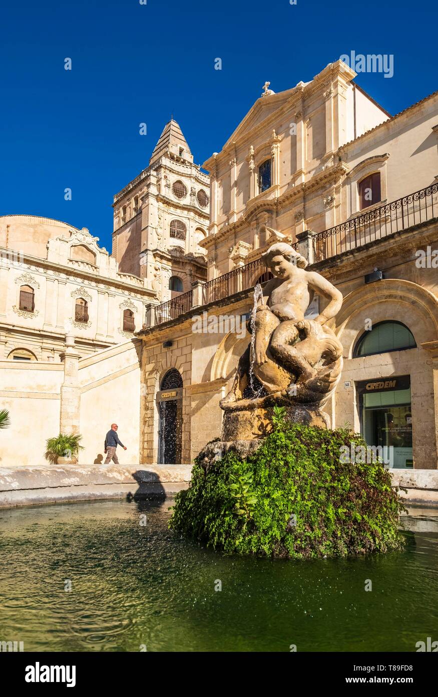 L'Italia, sicilia, Noto, sito Patrimonio Mondiale dell'UNESCO, San Francesco d'Assisi all'Immacolata chiesa e Santissimo Salvatore monastero Foto Stock