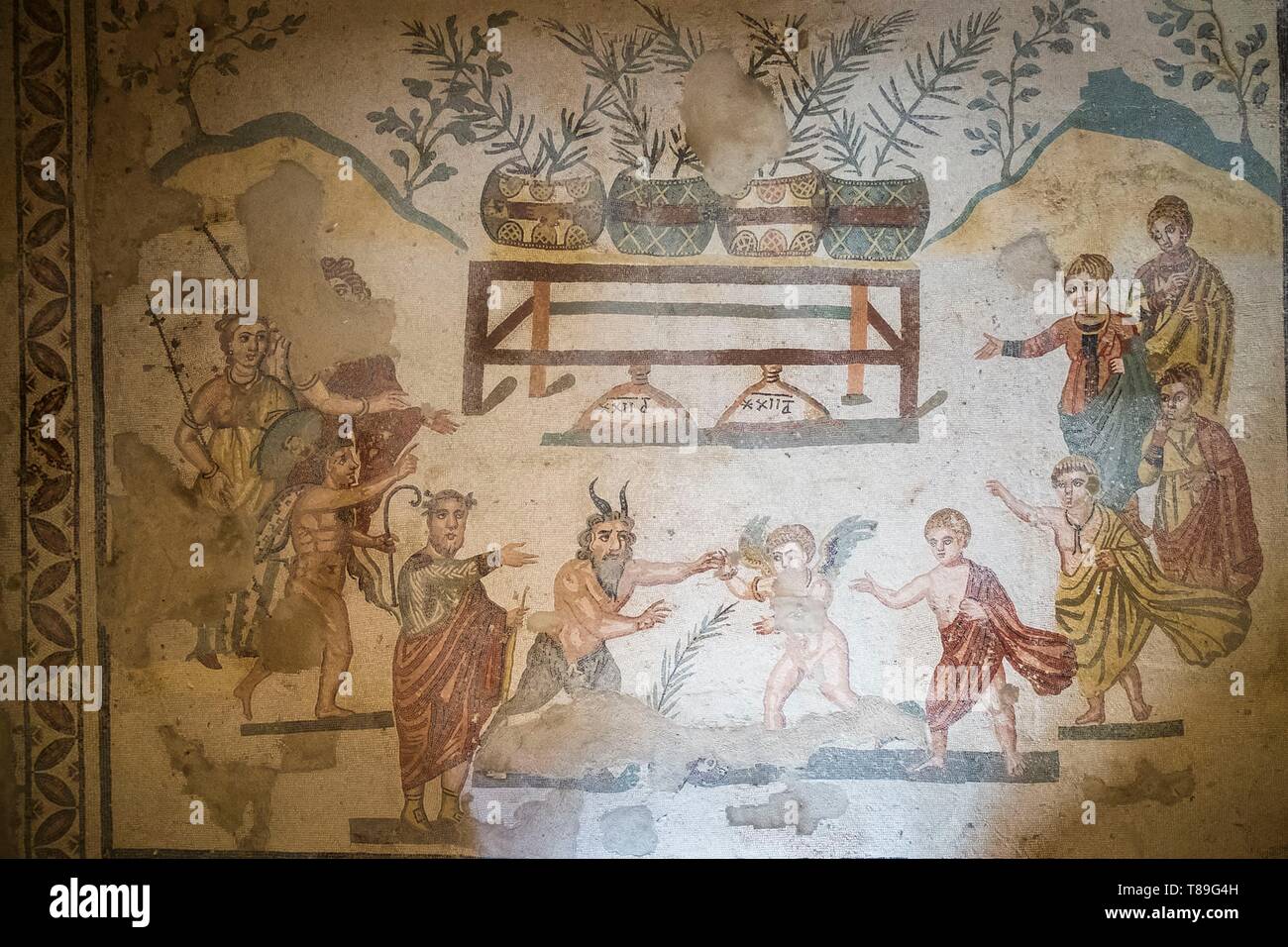 Sicilia Italia, di Piazza Armerina e Villa Romana del Casale, sito Patrimonio Mondiale dell'UNESCO, esempio supremo di una lussuosa villa romana pregevoli per la ricchezza e la qualità dei mosaici che decorano ogni stanza Foto Stock