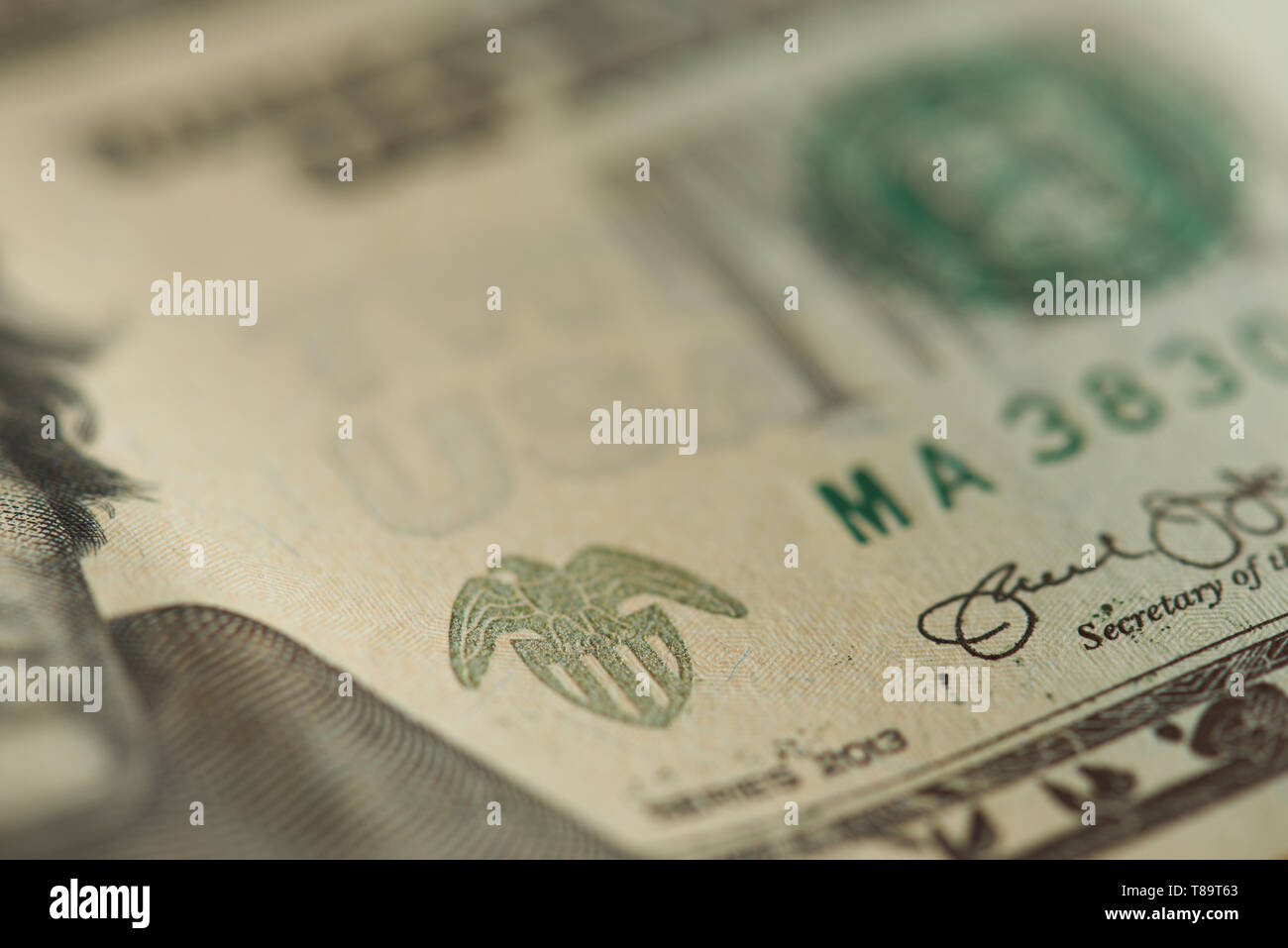 Macro di timbro sulla banconota del dollaro vista ravvicinata Foto Stock