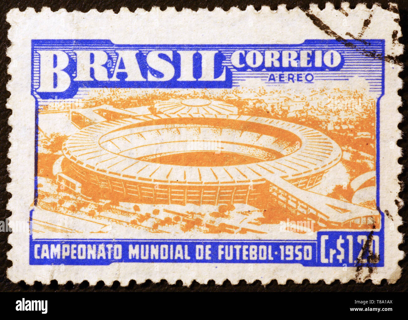Lo stadio Maracanà su vintage francobollo Foto Stock
