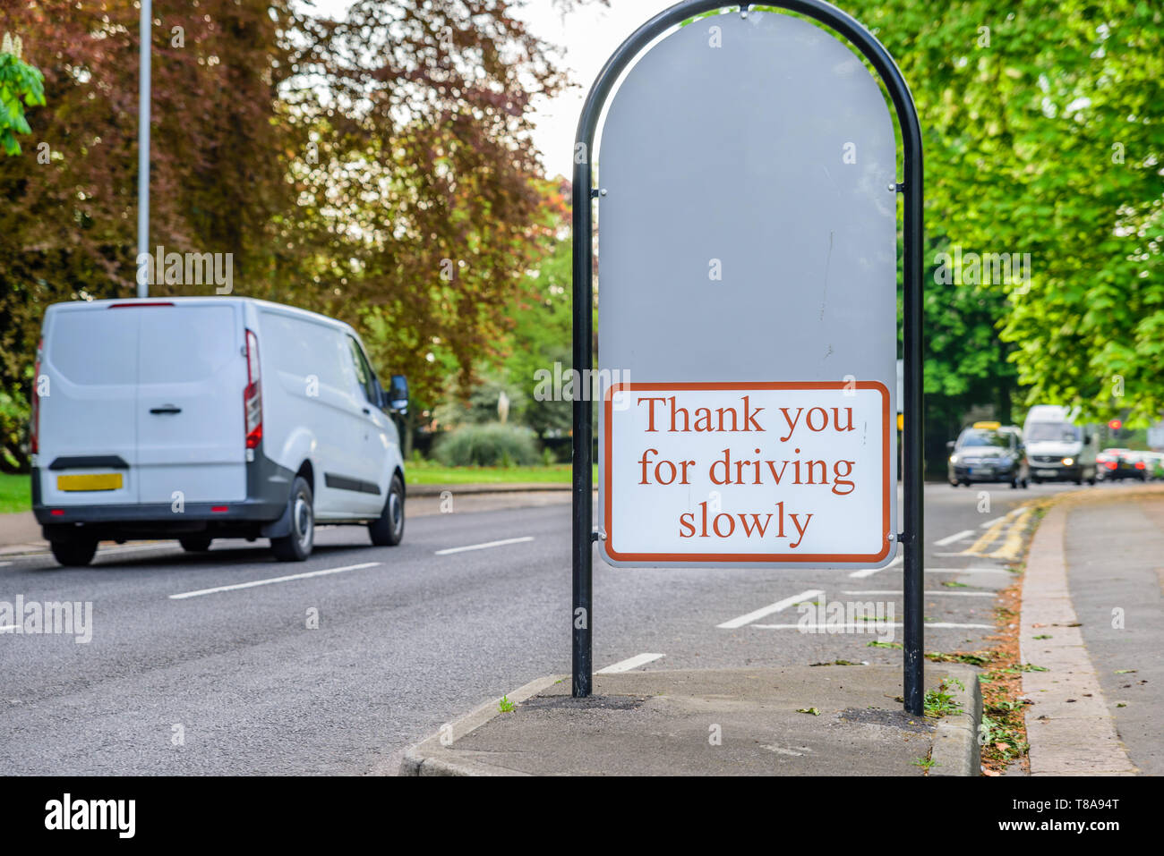 Abington ingresso parco segno tra il sentiero e strada a Northampton in Inghilterra Regno Unito Foto Stock