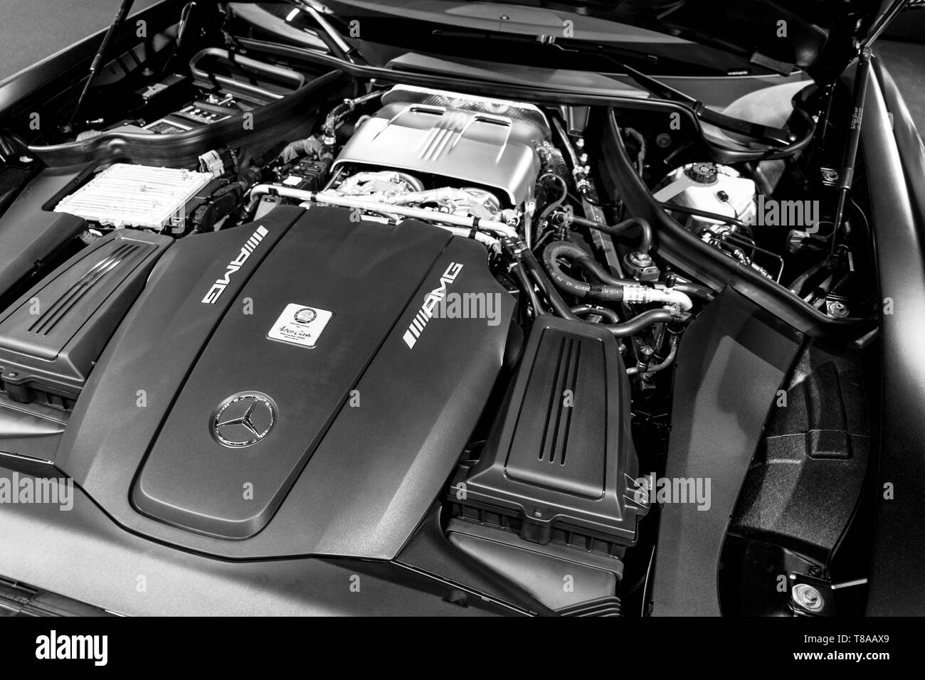 Sankt-Petersburg, Russia, Gennaio 12, 2018 : Chiusura del motore Mercedes-Benz AMG GTR 2018 V8 Bi-turbo dettagli degli esterni. Potente motore artigianali. Foto Stock