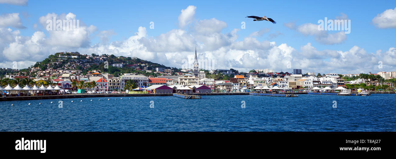 Fort-de-France. Martinica. Vista del porto dalla nave da crociera. Foto Stock