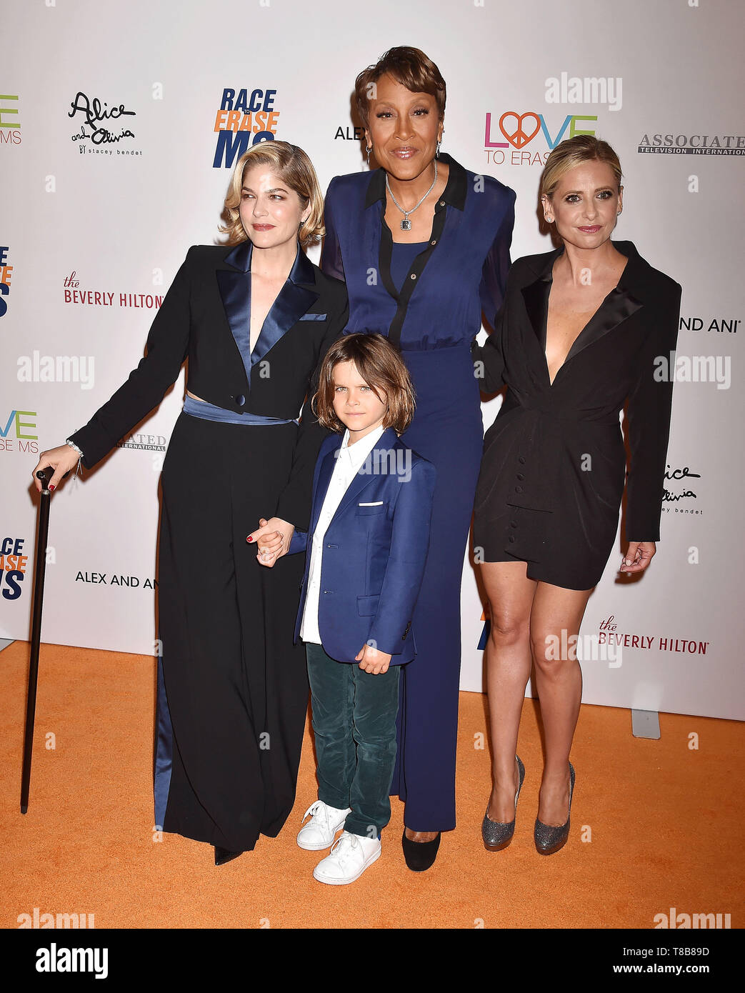 BEVERLY HILLS, CA - 10 Maggio: (L-R) Selma Blair, Arthur Saint Bleick, Robin Roberts e Sarah Michelle Gellar frequentare la ventiseiesima gara annuale per cancellare MS Gala presso il Beverly Hilton Hotel il 10 maggio 2019 a Beverly Hills, la California. Foto Stock