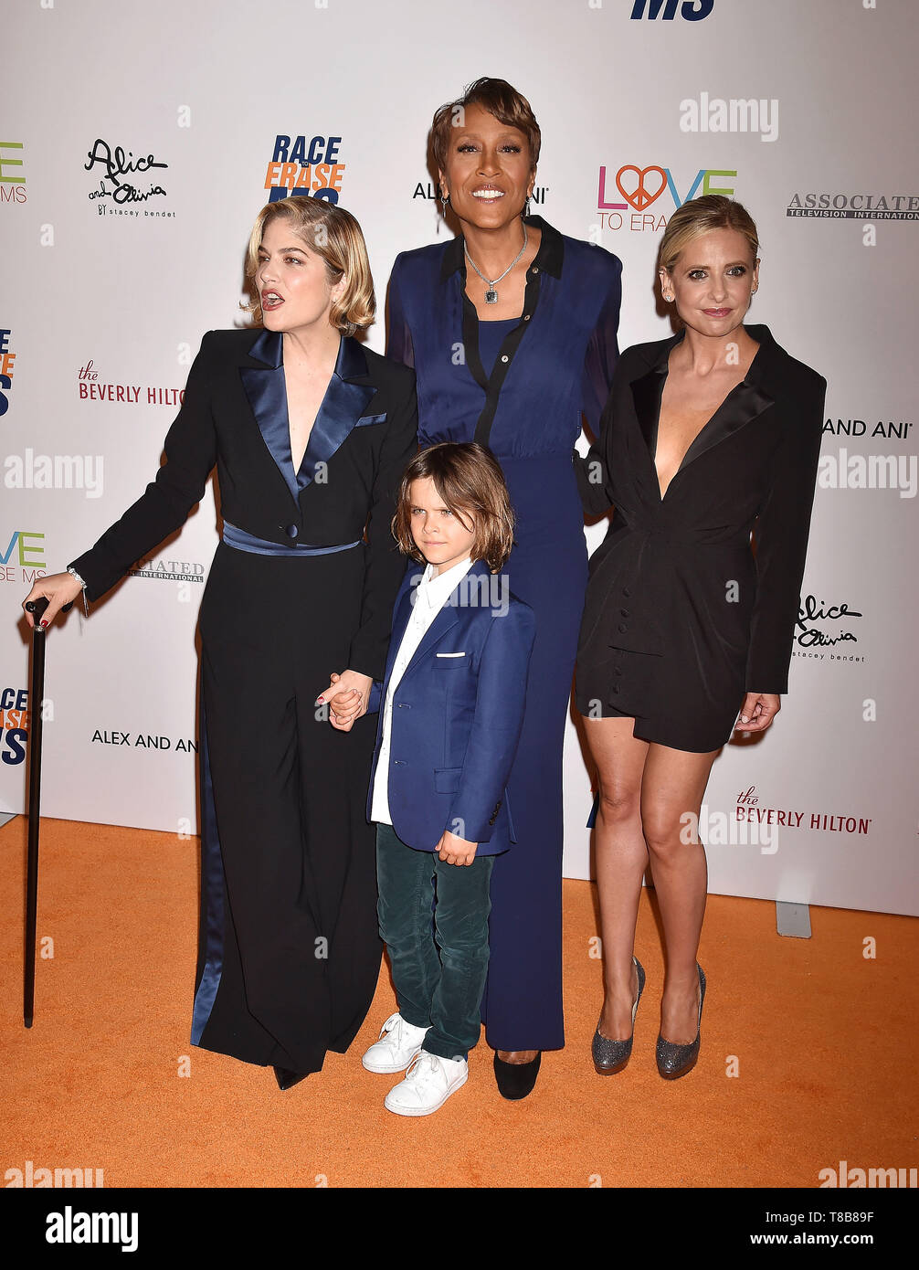 BEVERLY HILLS, CA - 10 Maggio: (L-R) Selma Blair, Arthur Saint Bleick, Robin Roberts e Sarah Michelle Gellar frequentare la ventiseiesima gara annuale per cancellare MS Gala presso il Beverly Hilton Hotel il 10 maggio 2019 a Beverly Hills, la California. Foto Stock