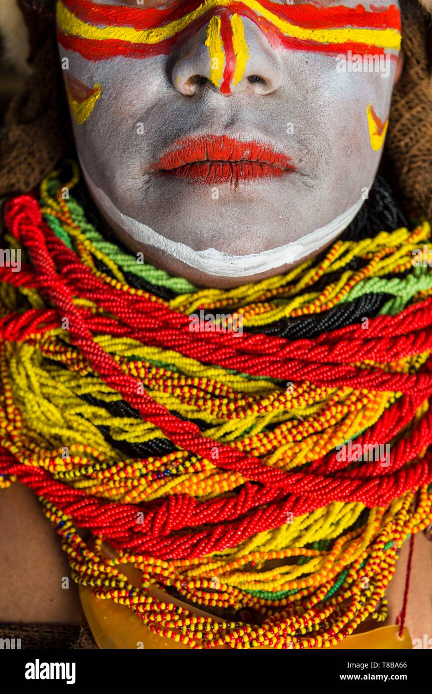 Papua Nuova Guinea, Highlands Occidentali Provincia, inferiore Kaugel regione del Tambul Nebilyer, Alkena Village, Donna durante un sing-sing (una danza tradizionale) Foto Stock