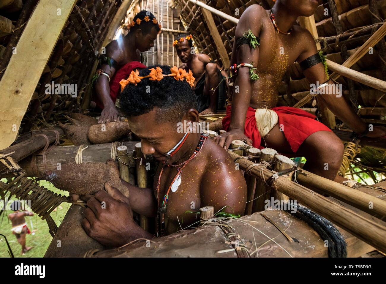 Papua Nuova Guinea, Milne Bay Provincia, Encastreaux Mare, Trobriands arcipelago, Kiriwina Isola, Okaiboma Village, cerimonia di filato Foto Stock