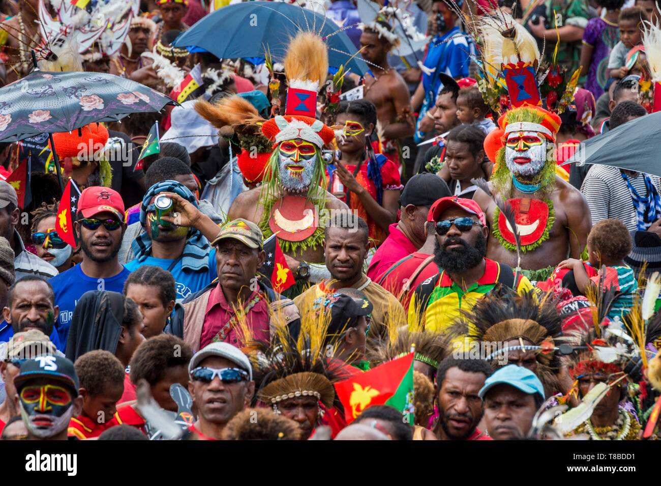 Papua Nuova Guinea, Highlands orientale provincia, Goroka, Goroka Show festival, ballerini di Polga cantare cantate dal gruppo area Jiwika Foto Stock