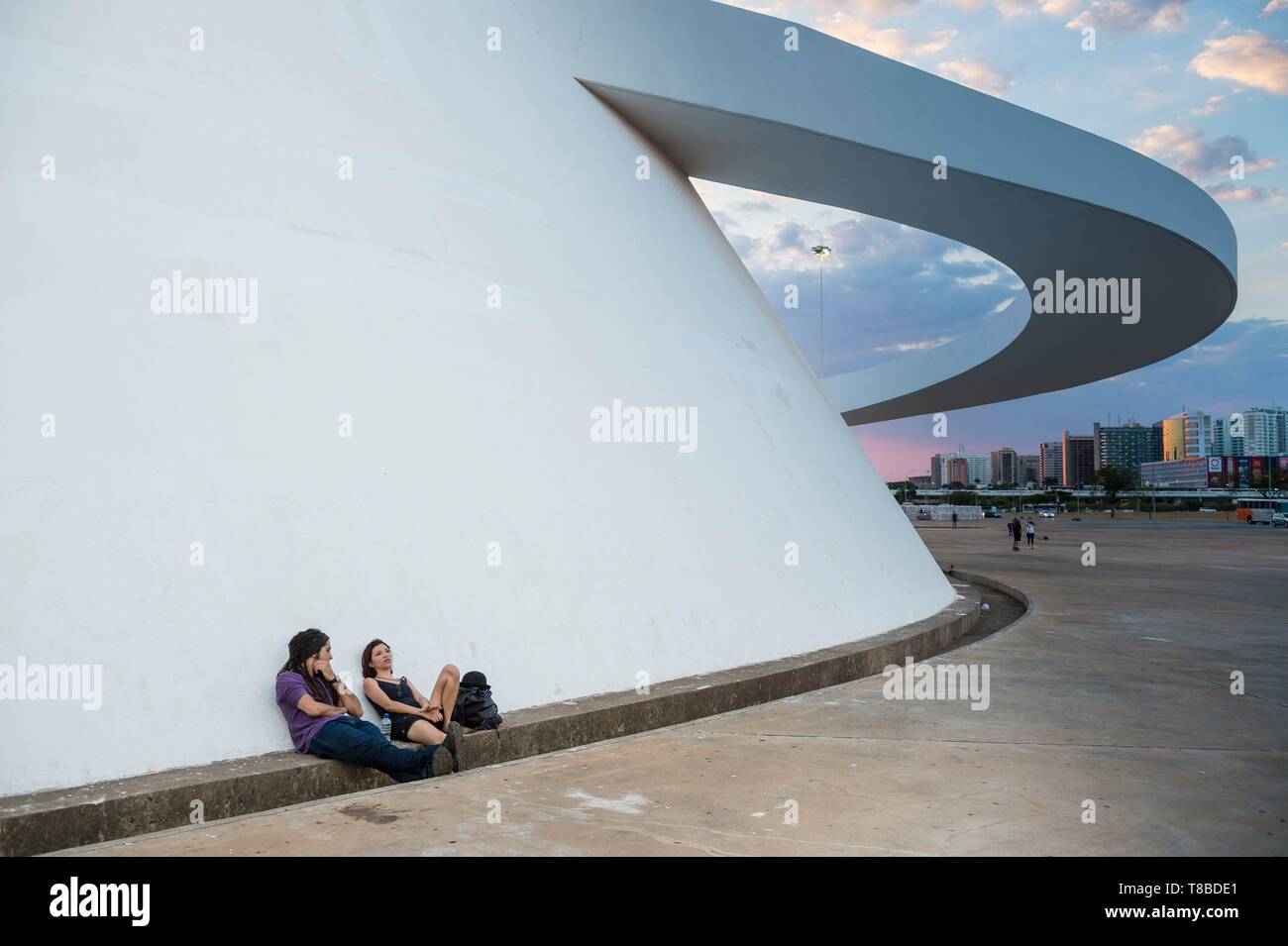 Il Brasile, Centro-Ovest, del Distretto Federale, Brasilia, il museo nazionale della Repubblica brasiliana dall'architetto Oscar Niemeyer classificato come patrimonio mondiale dall' UNESCO Foto Stock