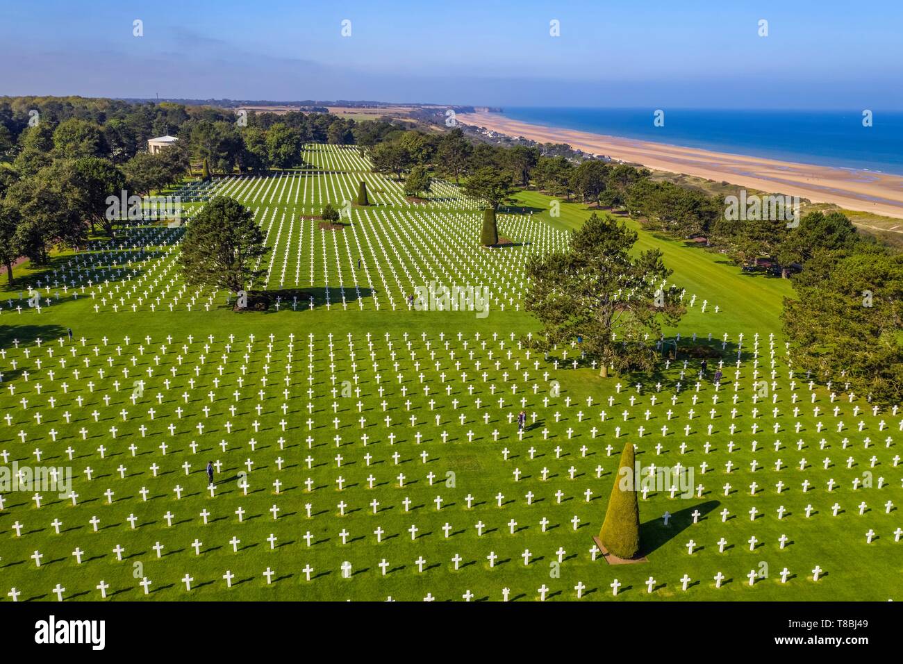 Francia, Calvados, Colleville sur Mer, lo sbarco in Normandia Beach, Normandia American Cimitero e memoriale, Omaha Beach in background Foto Stock