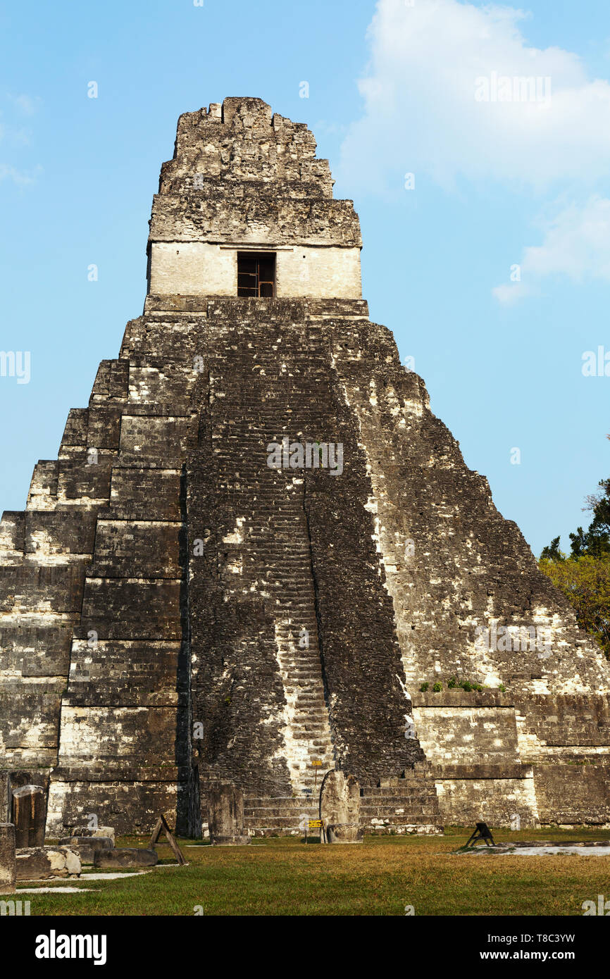 Tempio di Tikal - Jaguar tempio o tempio 1, il maya del patrimonio mondiale UNESCO di Tikal Guatemala America Centrale Foto Stock