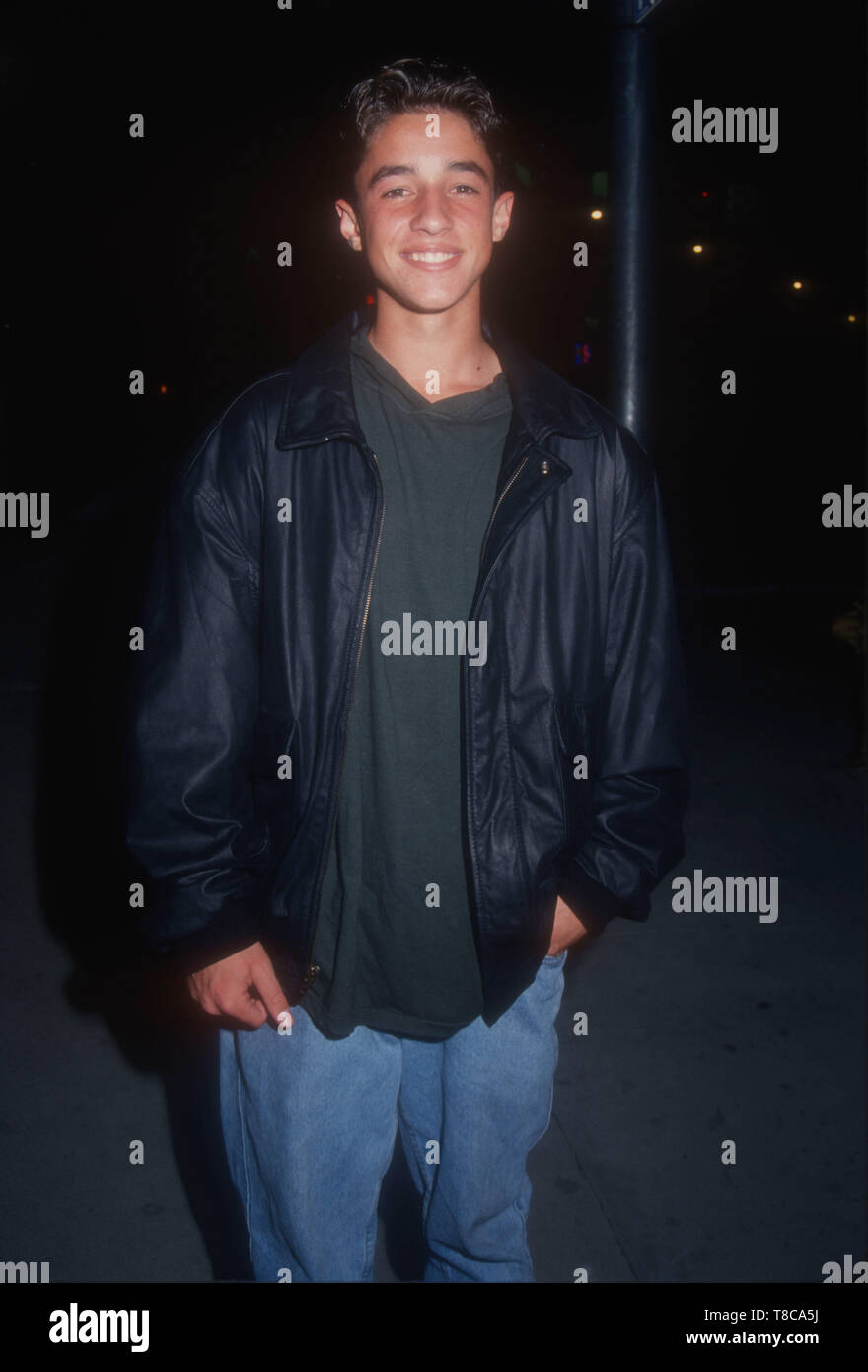 West Hollywood, California, Stati Uniti d'America 14 aprile 1994 attore Thomas Ian Nicholas assiste Jonathan Brandis Festa di Compleanno il 14 aprile 1994 presso il Bar di un Night Club in West Hollywood, California, Stati Uniti d'America. Foto di Barry re/Alamy Stock Photo Foto Stock