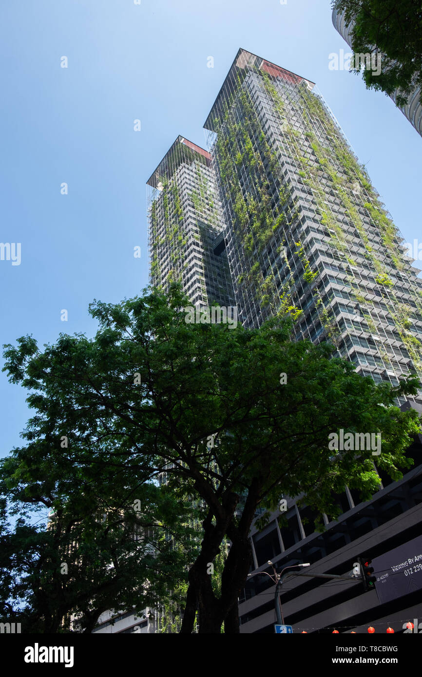 Il Le Nouvel green Twin towers dall architetto francese Jean Nouvel, Kuala Lumpur, Malesia Foto Stock