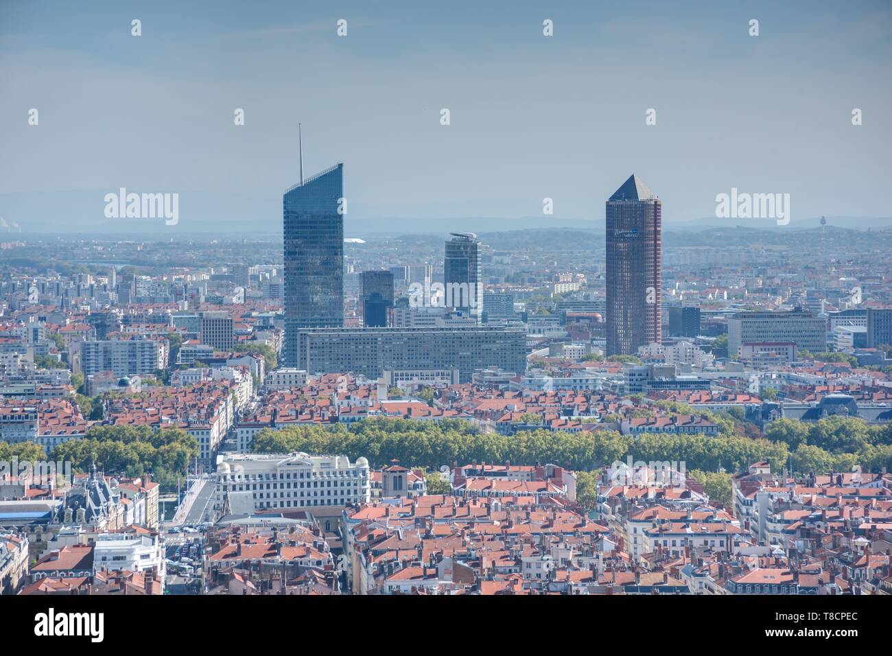 Lione, Panorama von basilica Notre Dame de Fourviere, Hochhäuser von Centro Commerciale Lyon Part-Dieu - Lyon, Panorama dalla basilica Notre Dame de Fo Foto Stock