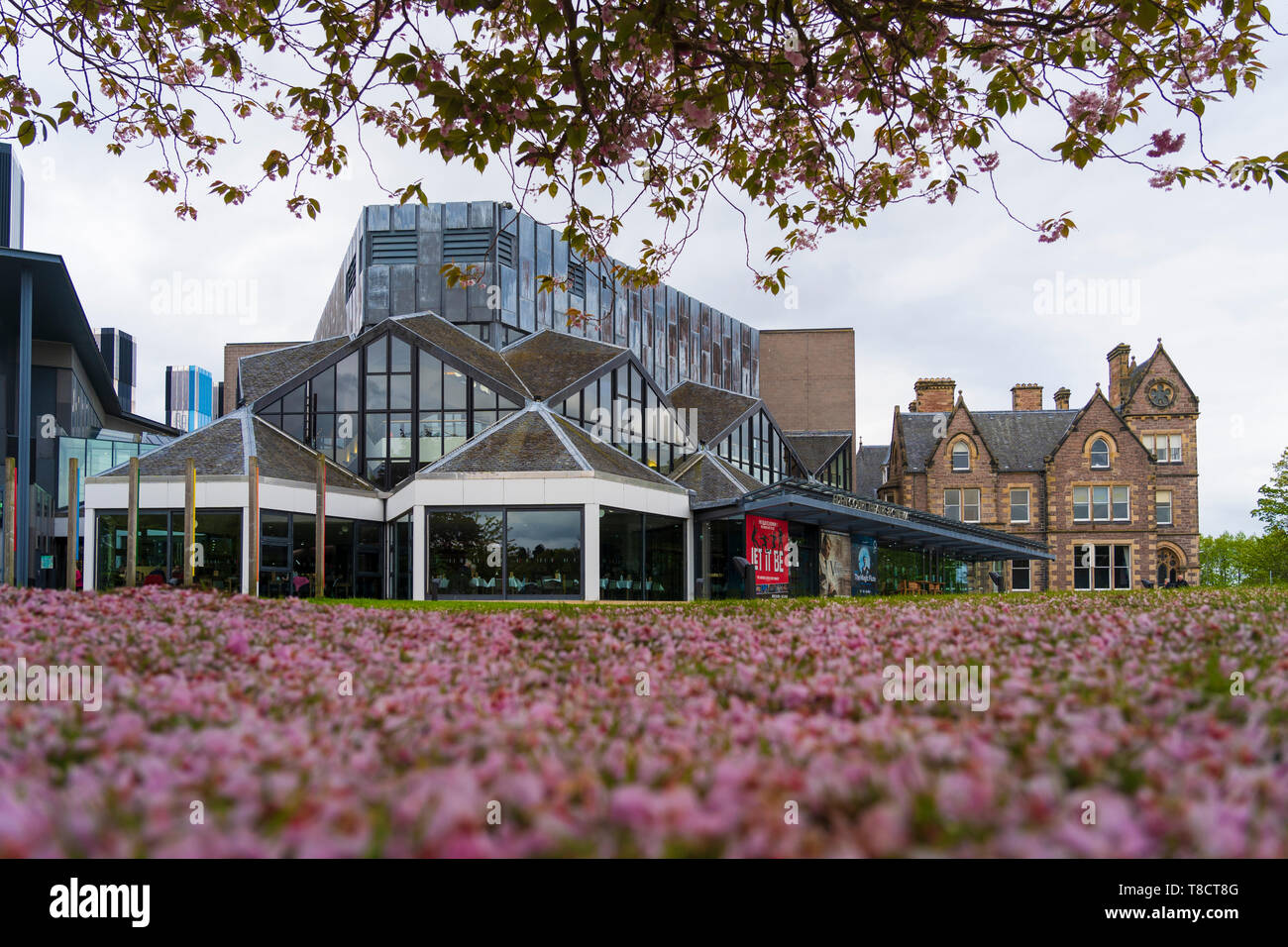 Esterno dell'Eden Court Theatre in Inverness sulla costa nord 500 scenic percorso nel nord della Scozia, Regno Unito Foto Stock