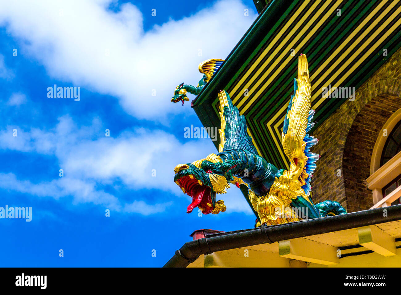 Dragon dettaglio sulla Grande Pagoda dopo il progetto di rinnovamento in Kew Gardens, London, Regno Unito Foto Stock