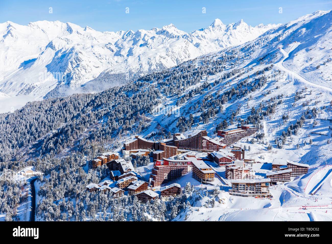 Francia, Savoie, massiccio della Vanoise, valle della Haute Tarentaise, Les Arcs 2000, parte dell'area di Paradiski, (vista aerea) Foto Stock