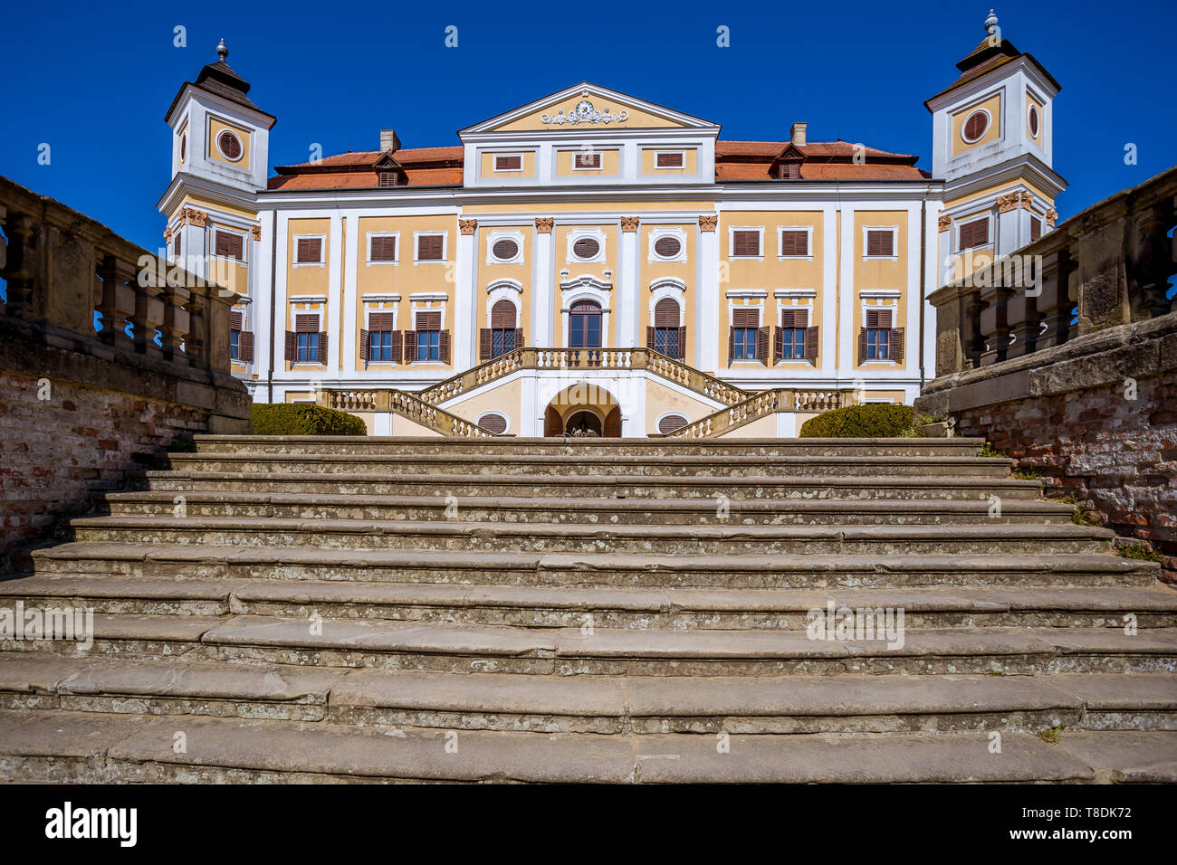 Un insieme univoco di edifici barocchi e giardini è stato Milotice Chateau - Sud regione Moravia, Repubblica Ceca Foto Stock
