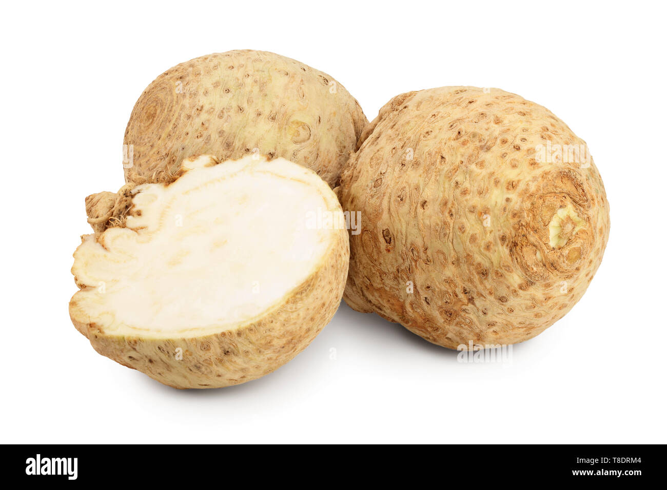 Sedano fresco root isolati su sfondo bianco Foto Stock