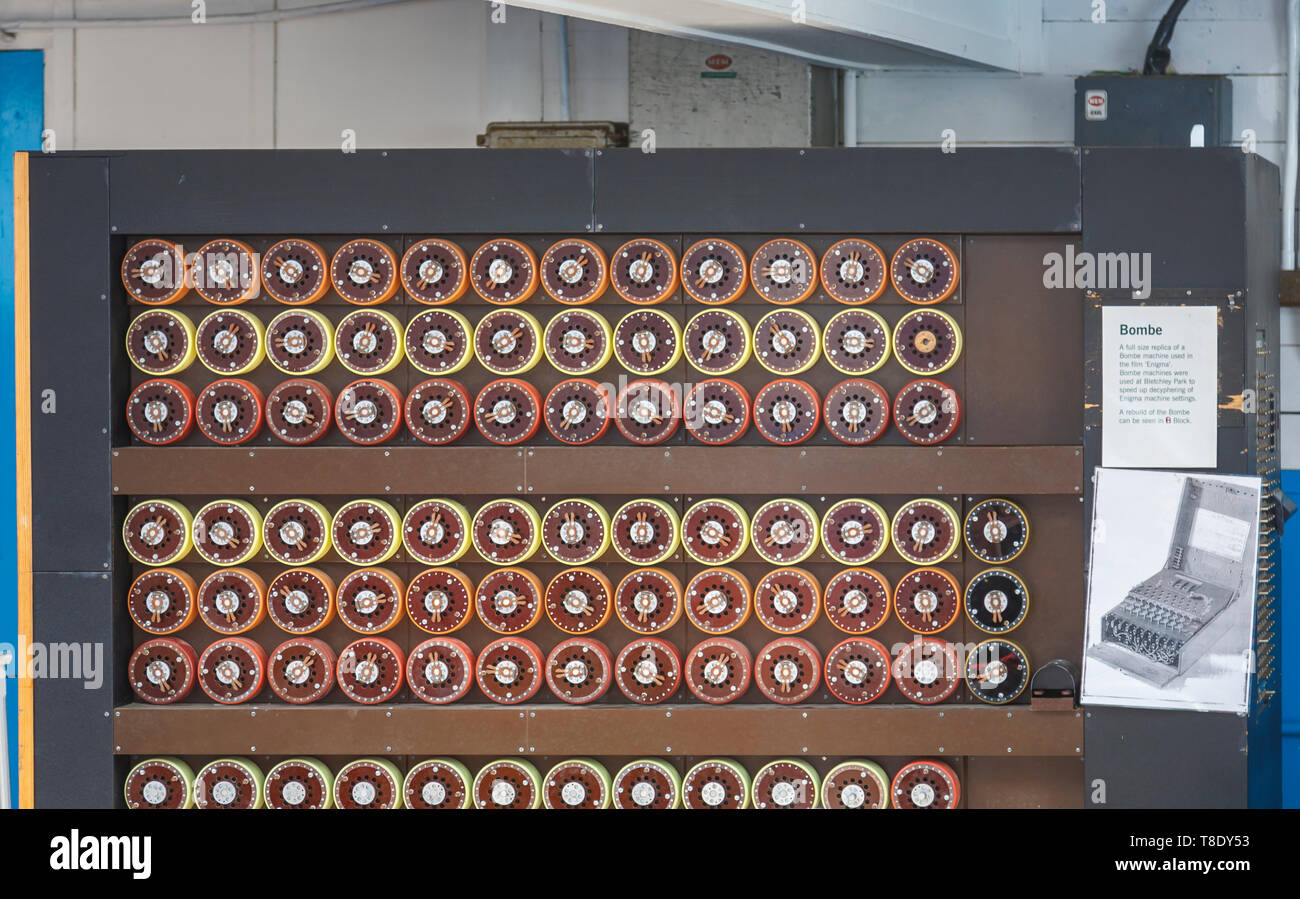 La ricostruzione del Turing bombe in Bletchley Park, una volta che la top-secret home della Seconda Guerra Mondiale Codebreakers, ora un leader di attrazione del patrimonio Foto Stock