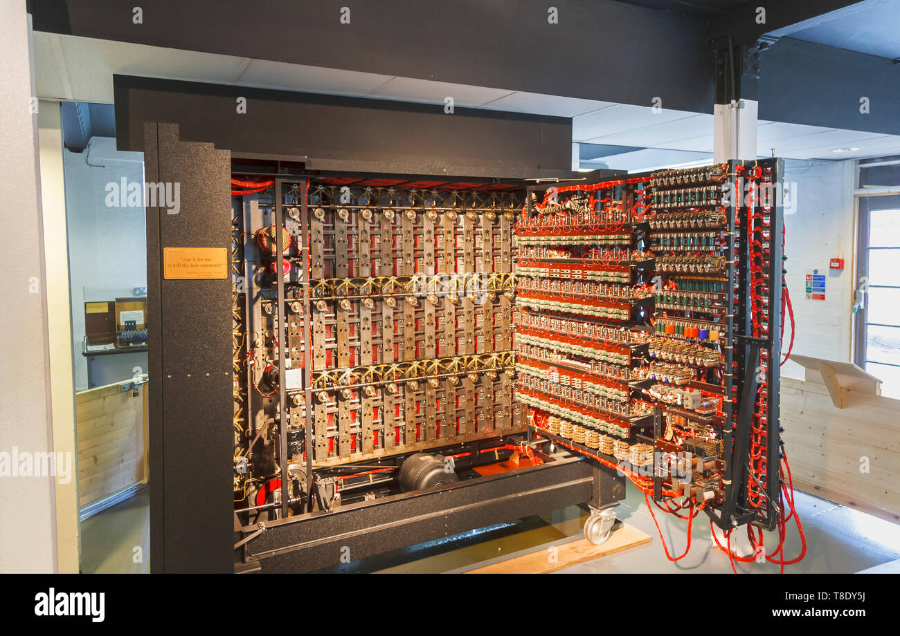 La ricostruzione del Turing bombe in Bletchley Park, una volta che la top-secret home della Seconda Guerra Mondiale Codebreakers, ora un leader di attrazione del patrimonio Foto Stock