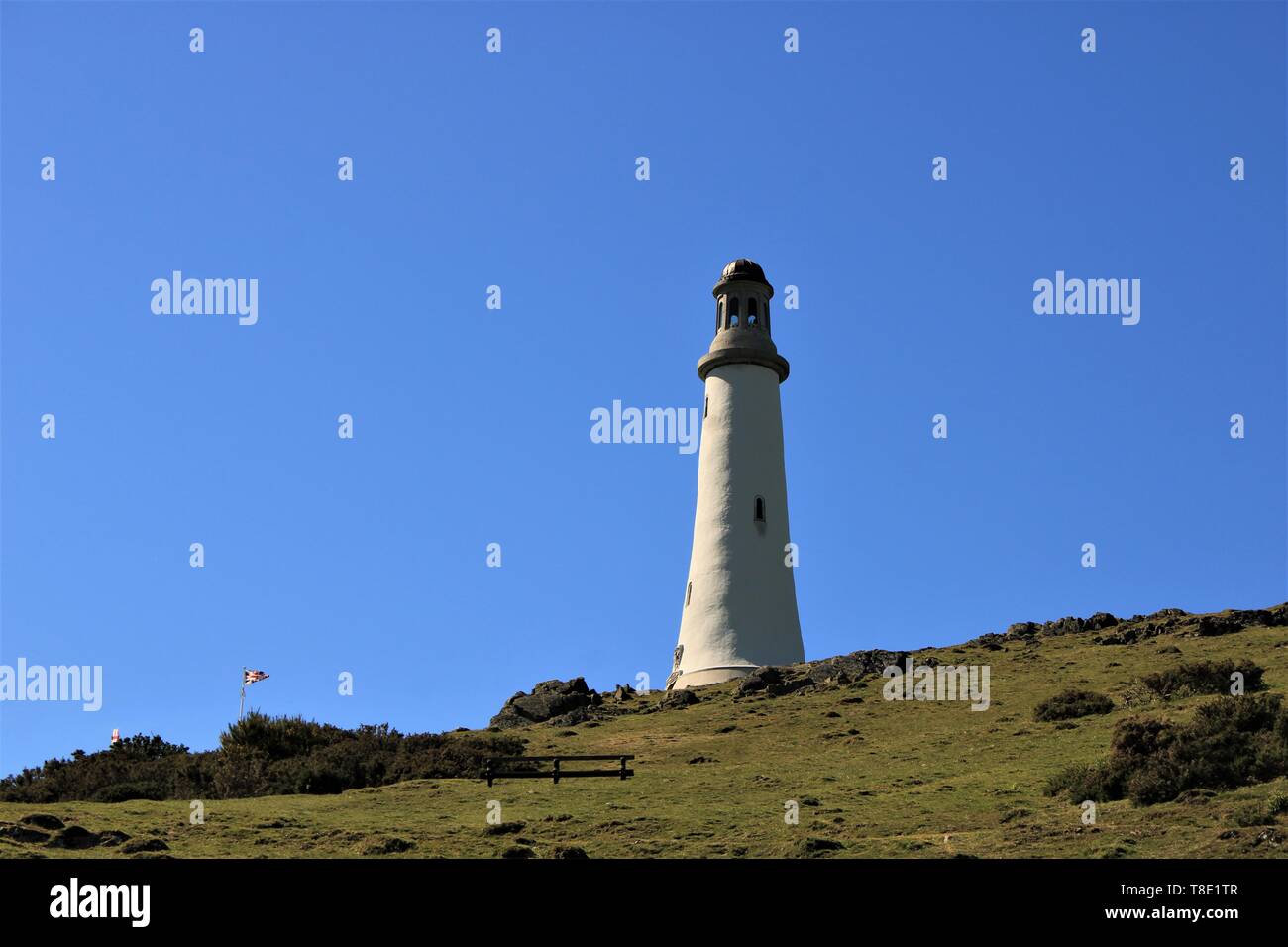 Ulverston, Cumbria, Regno Unito. Il 12 maggio 2019. Regno Unito Meteo. Il sole caldo e il cielo blu da Sir John Barrow monumento, Hoad Hill, Ulverston, Cumbria. Credito: greenburn/Alamy Live News Foto Stock