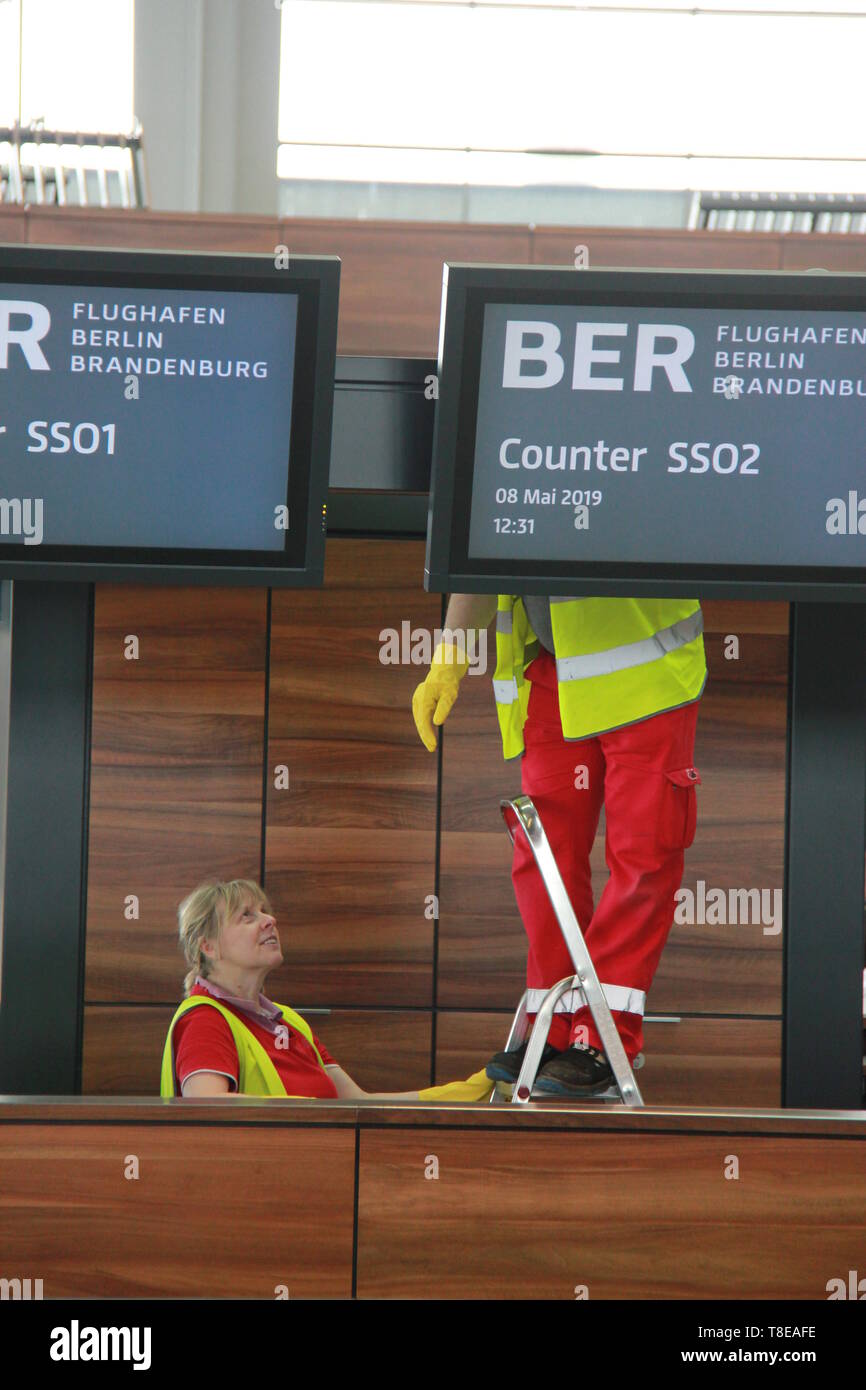 Berlino, Germania. 08 Maggio, 2019. Costruzione in corso della Berlin Brandenburg Airport (Flughafen Berlin Brandenburg "Willy Brandt') è visto l'8 maggio 2019, a Berlino, Germania. Credito: Martin Weiser/CTK foto/Alamy Live News Foto Stock