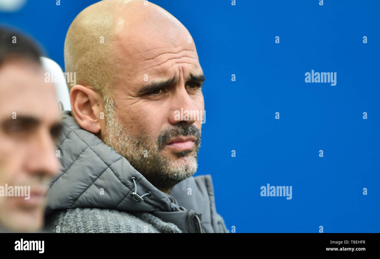 Il responsabile della città di Manchester Pep Guardiola si preoccupa durante la partita della Premier League tra Brighton & Hove Albion e Manchester City all'American Express Community Stadium 12 maggio 2019 Photo Simon Dack / Telephoto Images solo per uso editoriale. Nessun merchandising. Per le immagini di calcio si applicano le restrizioni di fa e Premier League inc. Nessun utilizzo di Internet/cellulare senza licenza FAPL - per i dettagli contattare Football Dataco Foto Stock