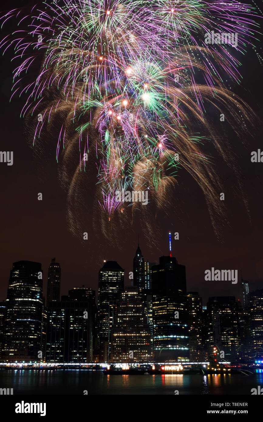 Macy's fuochi d'artificio del 4 luglio Foto Stock