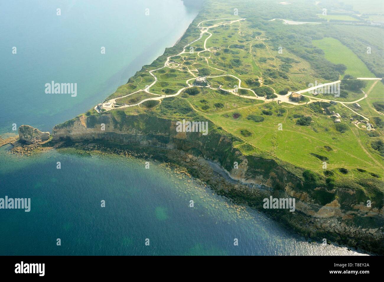 Francia, Calvados, Cricqueville en bessin, Pointe du Hoc (vista aerea) Foto Stock