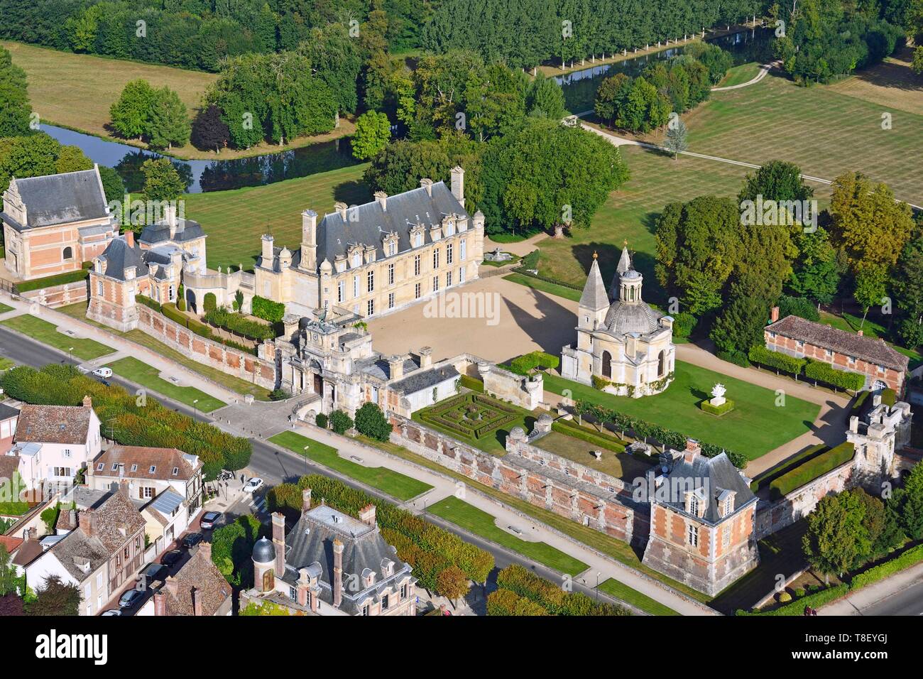 Francia, Eure et Loir, Chateau d'Anett, XVI secolo castello rinascimentale commissionato da Enrico II a Diane de Poitiers (vista aerea) Foto Stock