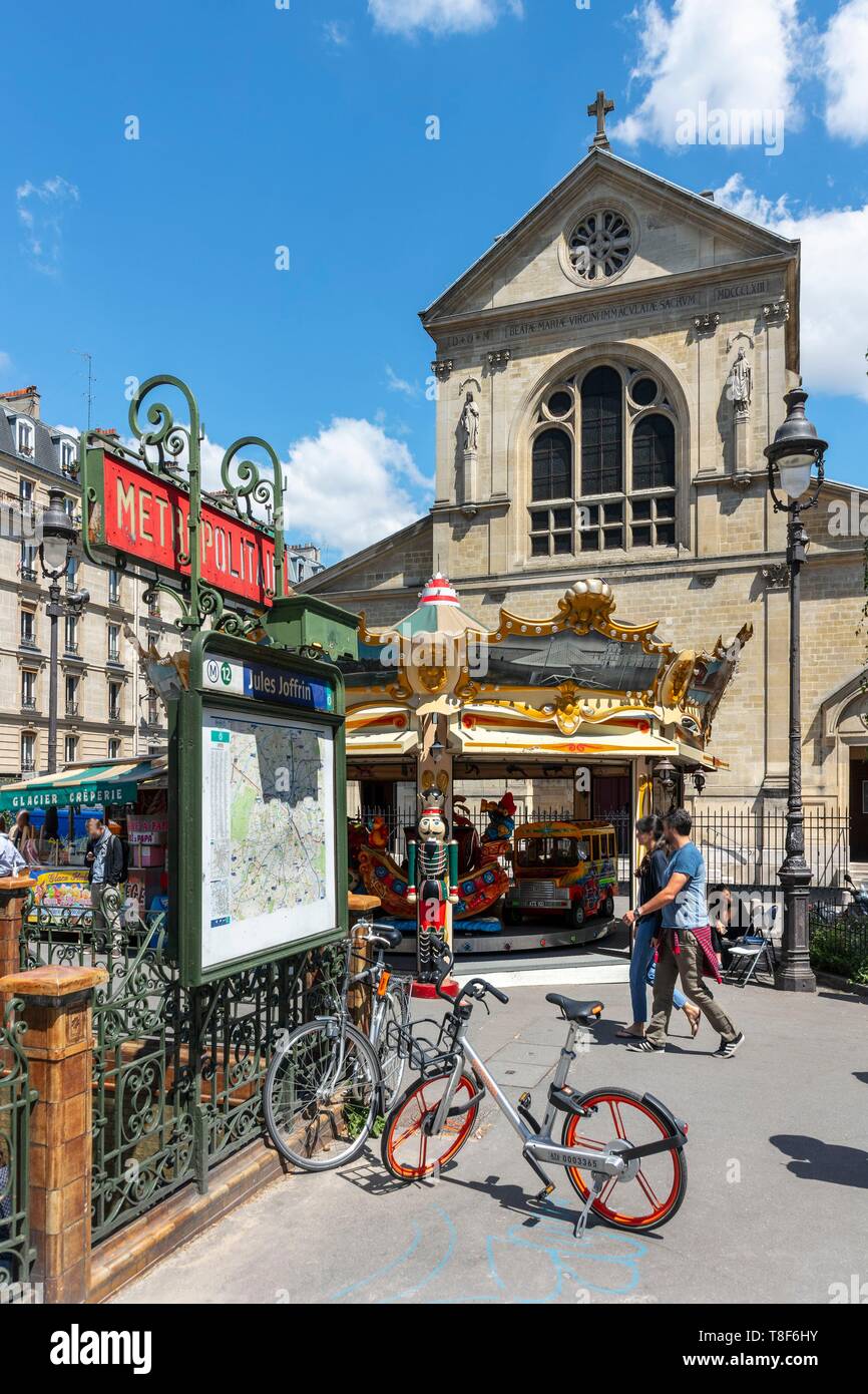 Francia, Parigi, diciottesimo distretto, metro Jules Joffrin, Eglise Notre-dame de Clignancourt Foto Stock