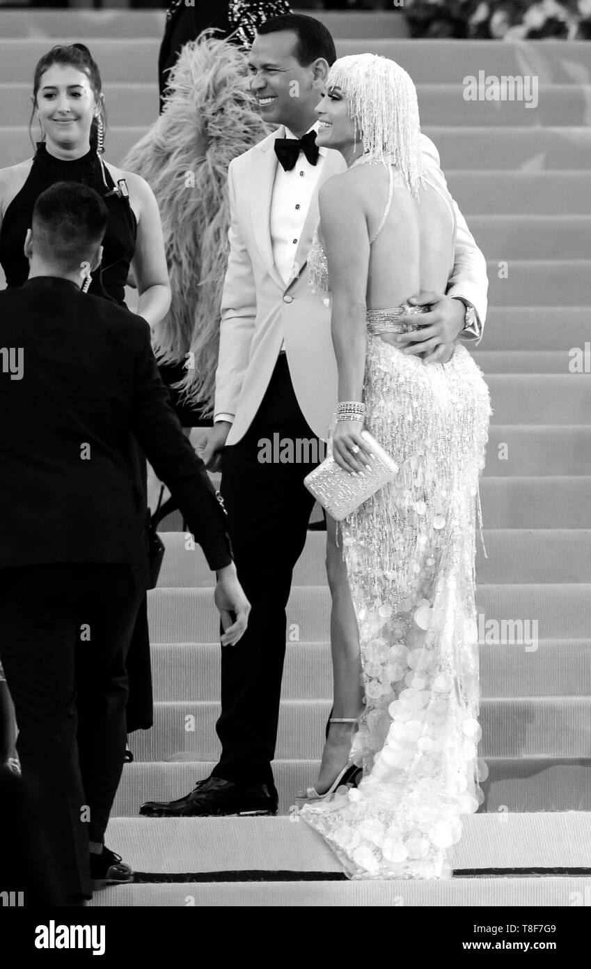 New York, NY - Maggio 06, 2019: Jennifer Lopez e Alex Rodriguez arriva per il 2019 si è riunito di gala per celebrare il Camp: Note sulla moda al Metropolitan Mus Foto Stock