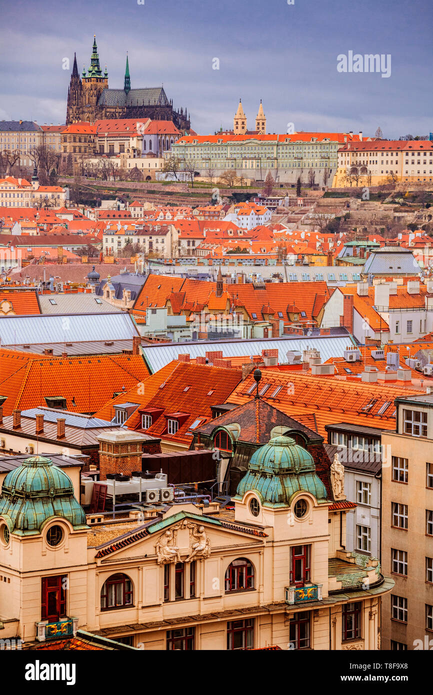 Vista in direzione di San Vito chiesa a Praga Foto Stock