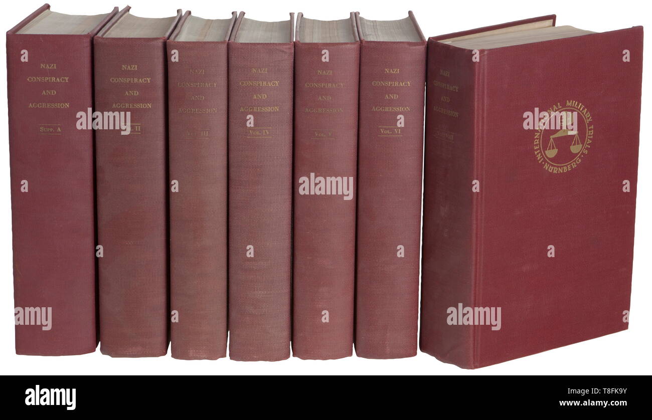 Nürnberg Trial libri sette volumi, "congiura nazista e di aggressione/militare internazionale di prove", stampata da U.S. Di governo nel 1947. Sono incluse le Vol. II, III, IV, V, VI, VIII e un assistenza.A. USA-Los storica, storica del xx secolo, Editorial-Use-solo Foto Stock