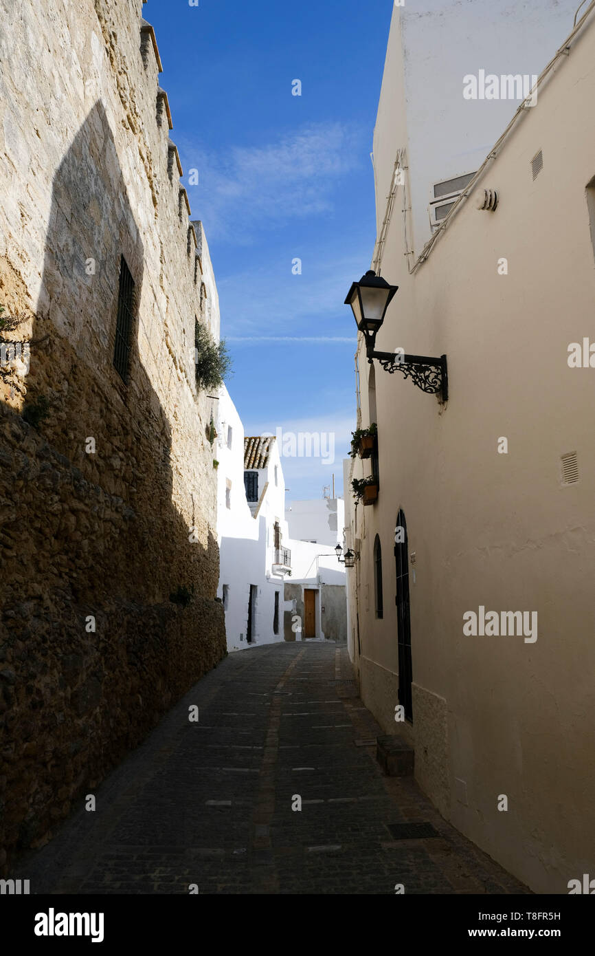 Viste Street nella città vecchia di Vejer de la Frontera, nella regione Andalucía, Spagna. Foto Stock
