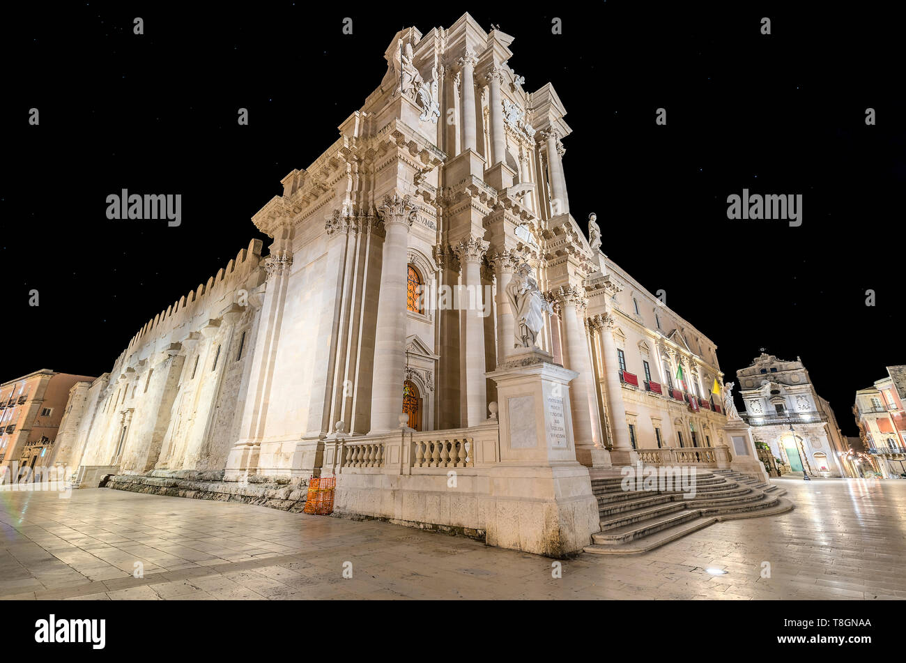 Siracusa Sicilia, la piazza della cattedrale nella notte di Natale Foto Stock