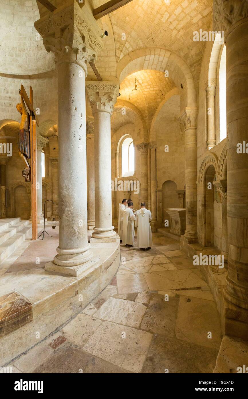 L'Italia, Toscana, Val d'Orcia elencati come patrimonio mondiale dall' UNESCO, Castelnuovo dell' Abate, Montalcino, Sant'Antimo abbazia cistercense chiesa Foto Stock